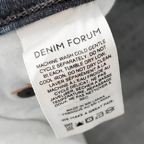 DENIM Forum High-Rise Jeans - Picture 12 of 12